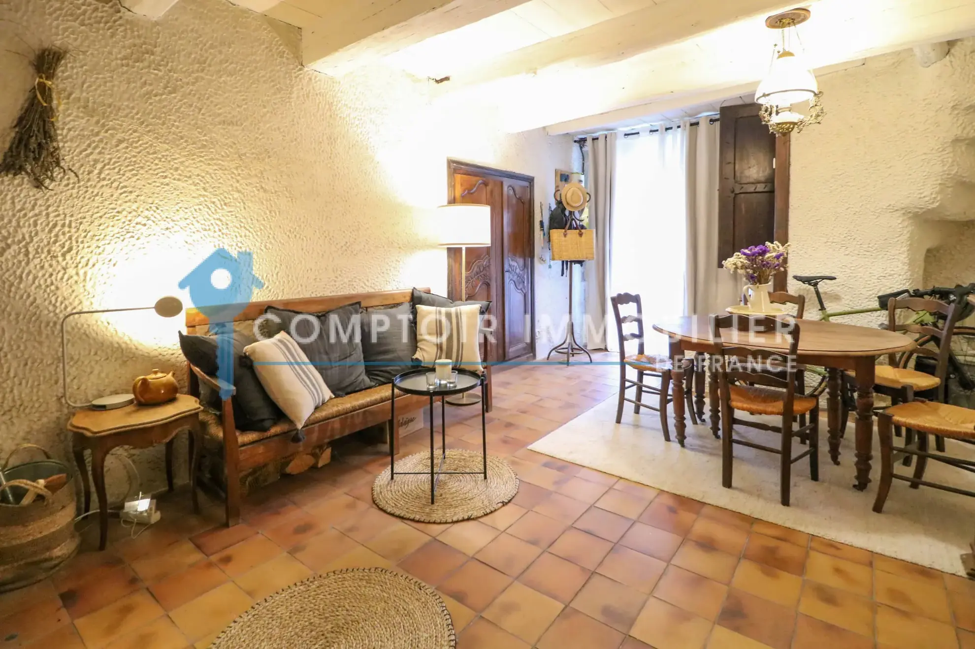 Maison de village avec vue panoramique à 15 km d’Uzès, charme historique et confort moderne 