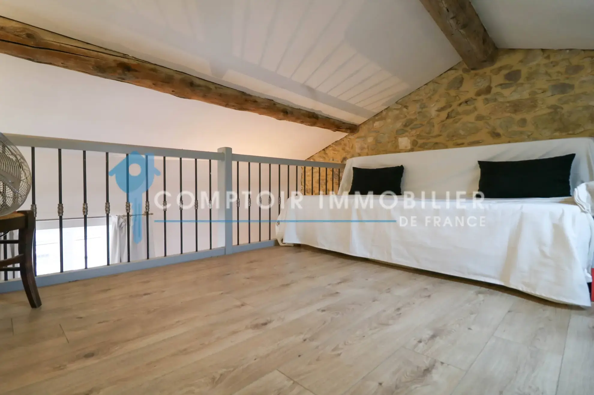 Maison de village avec vue panoramique à 15 km d’Uzès, charme historique et confort moderne 
