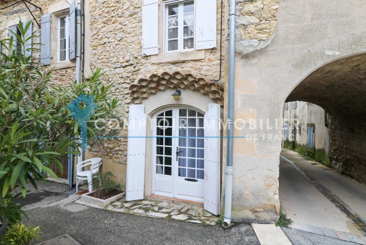 Maison de village avec vue panoramique à 15 km d’Uzès, charme historique et confort moderne 