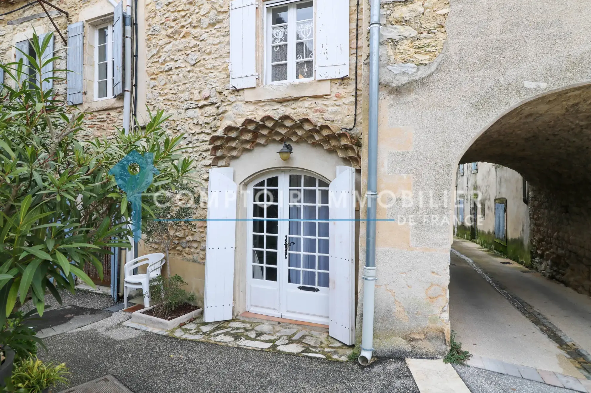 Maison de village avec vue panoramique à 15 km d’Uzès, charme historique et confort moderne 
