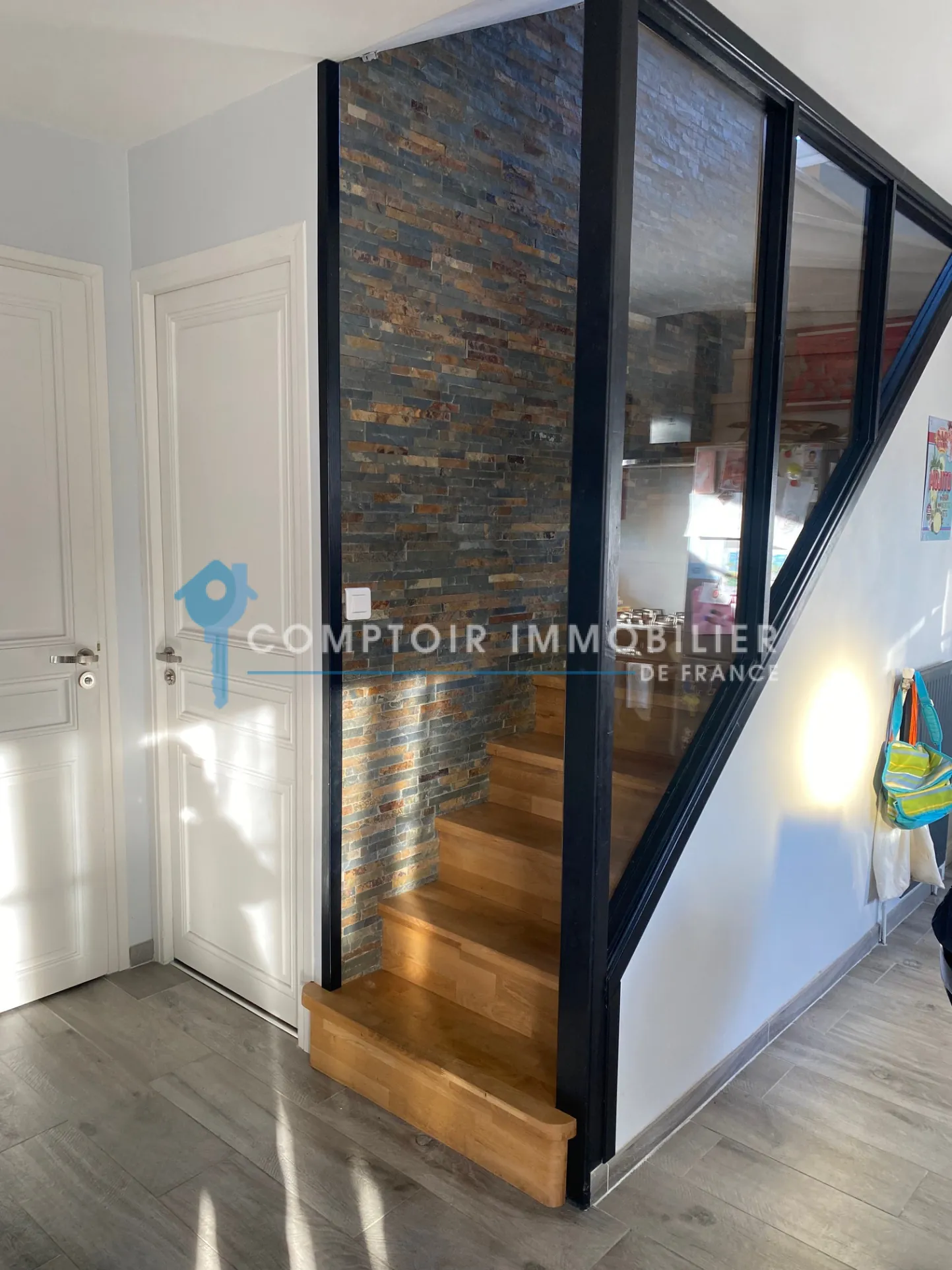 Maison rénovée à Villabé (91) avec grand terrain et 3 chambres 