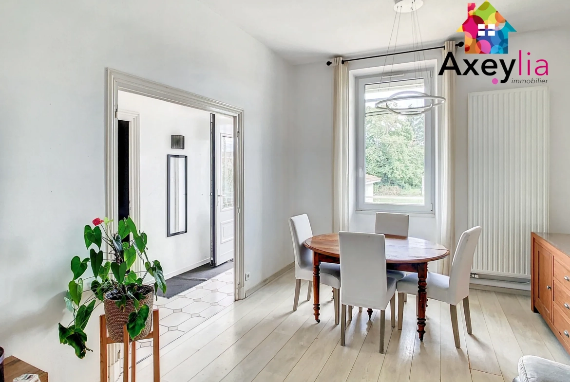 Maison à vendre à Riorges - Spacieuse et idéale pour famille 