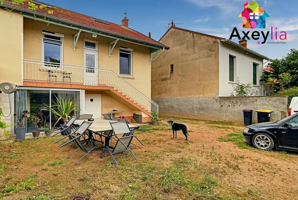 Maison à vendre à Riorges - Spacieuse et idéale pour famille 