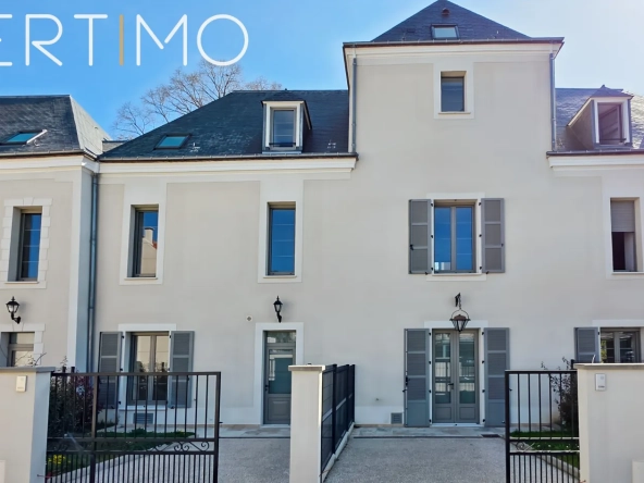 Maison atypique rénovée avec jardin et parking à Étampes, secteur recherché 