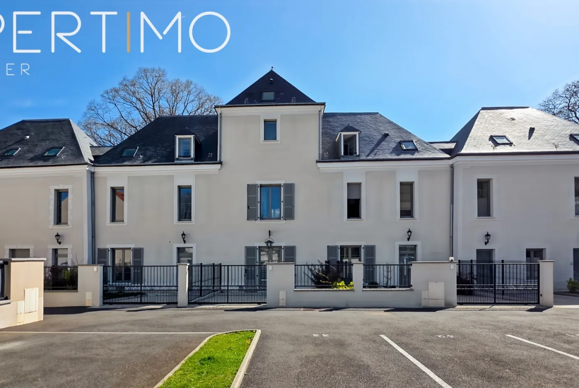 Maison atypique rénovée avec jardin et parking à Étampes, secteur recherché 