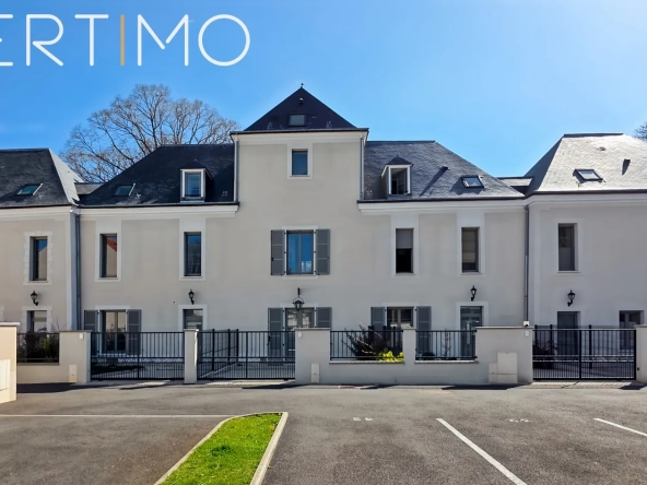 Maison atypique rénovée avec jardin et parking à Étampes, secteur recherché