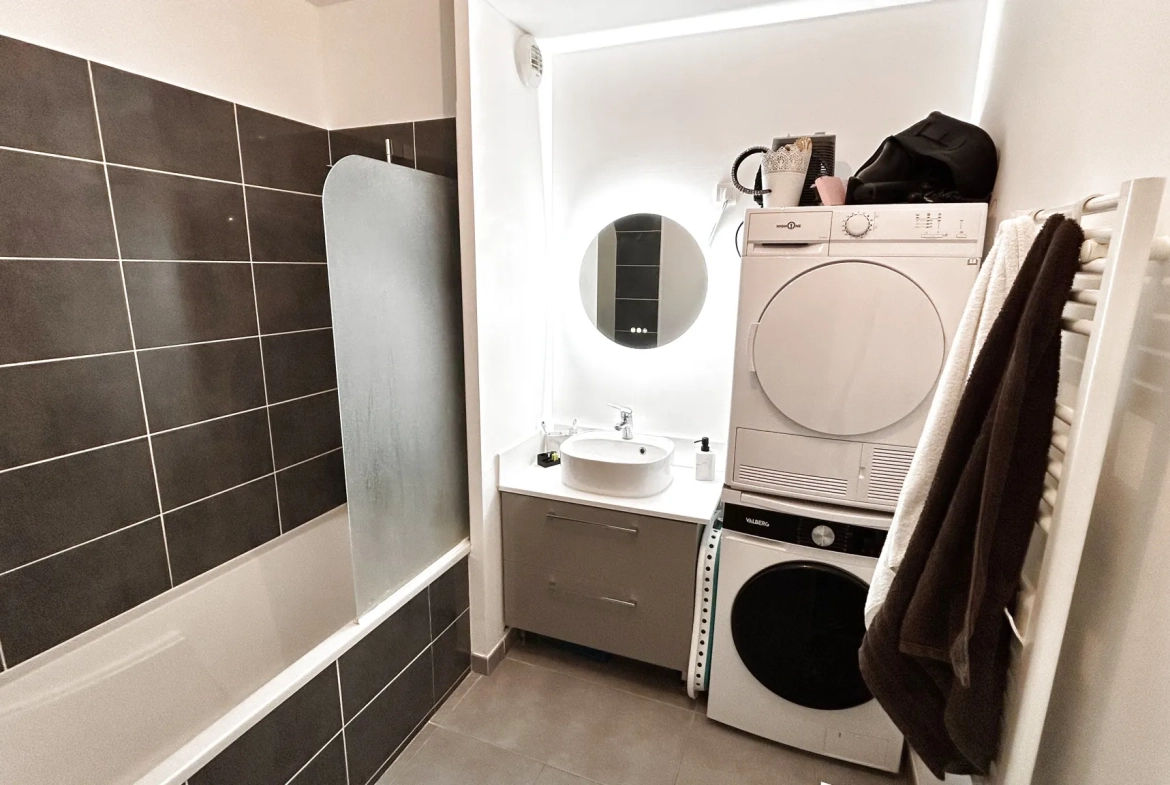 Appartement T3 de standing à vendre à Montpellier proche de la Clinique Saint-Roch 