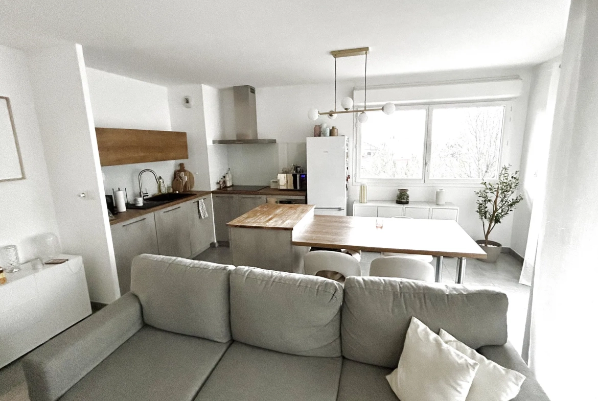 Appartement T3 de standing à vendre à Montpellier proche de la Clinique Saint-Roch 