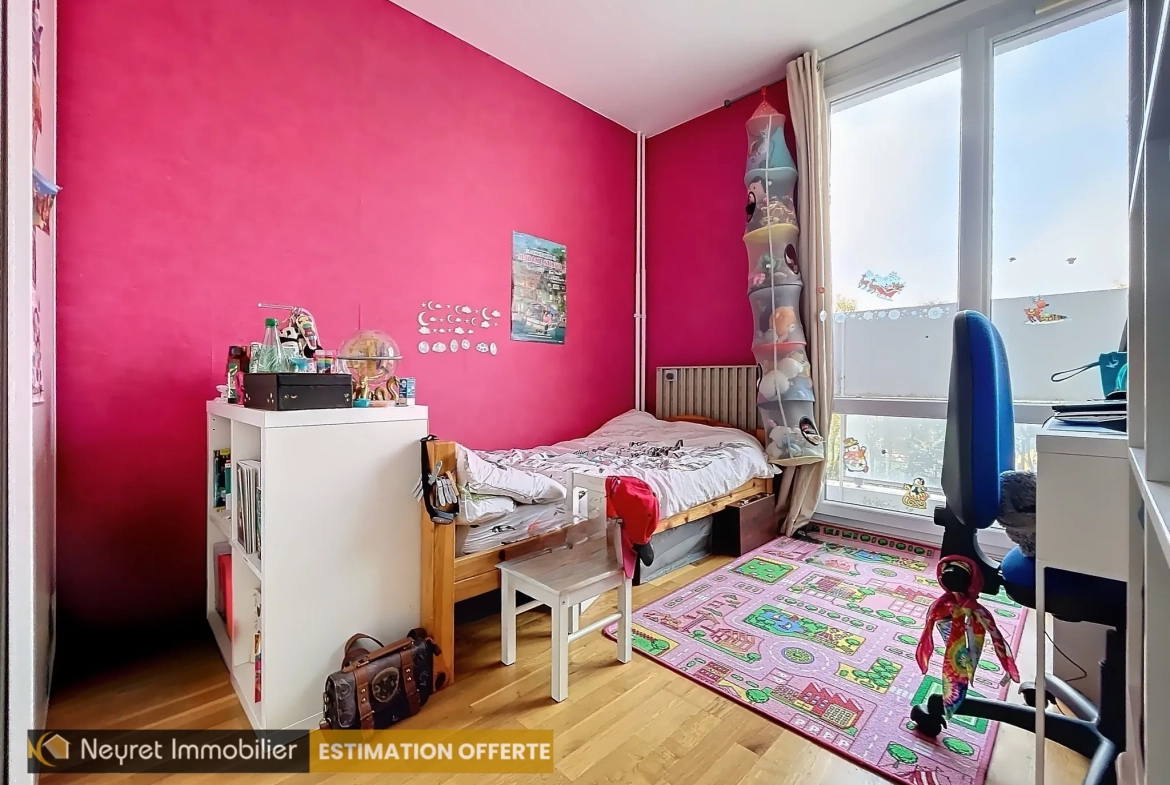 Vente d’un appartement T4 en parfait état avec terrasse à Oullins Pierre Bénite 
