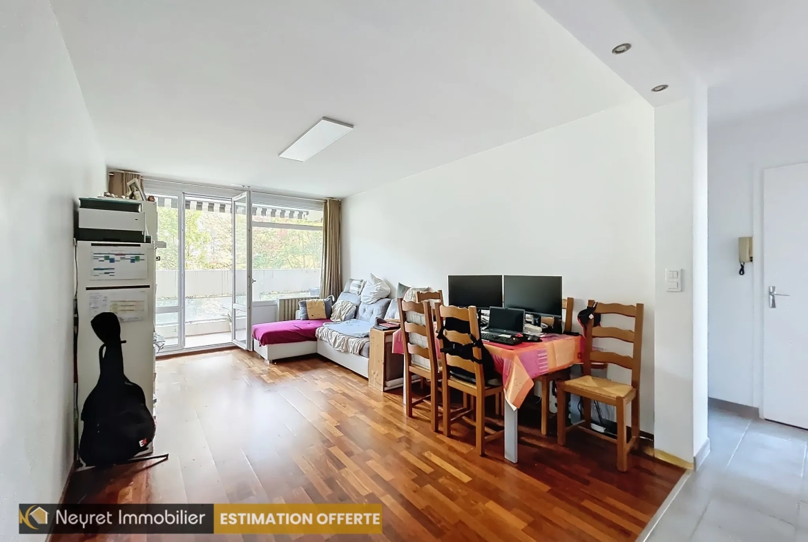 Vente d’un appartement T4 en parfait état avec terrasse à Oullins Pierre Bénite 