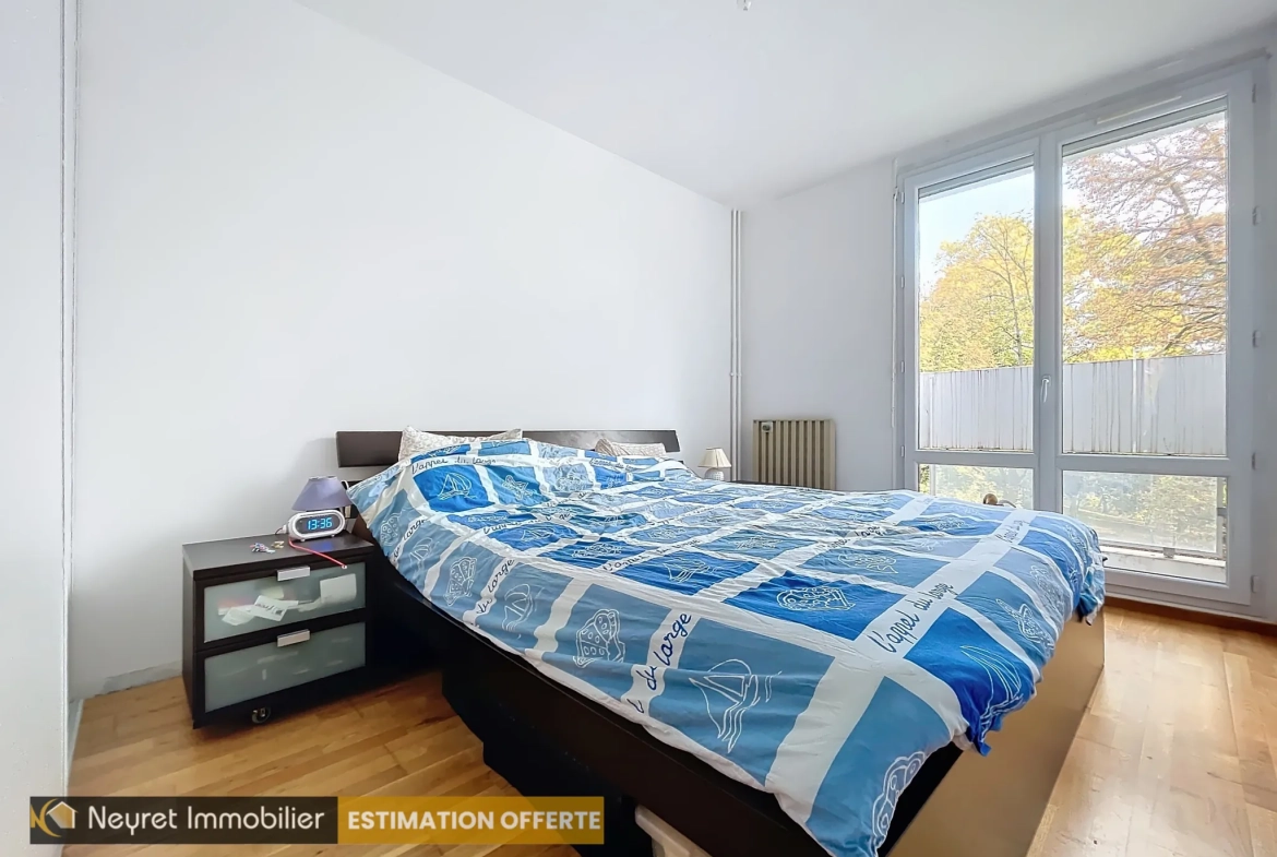 Vente d’un appartement T4 en parfait état avec terrasse à Oullins Pierre Bénite 
