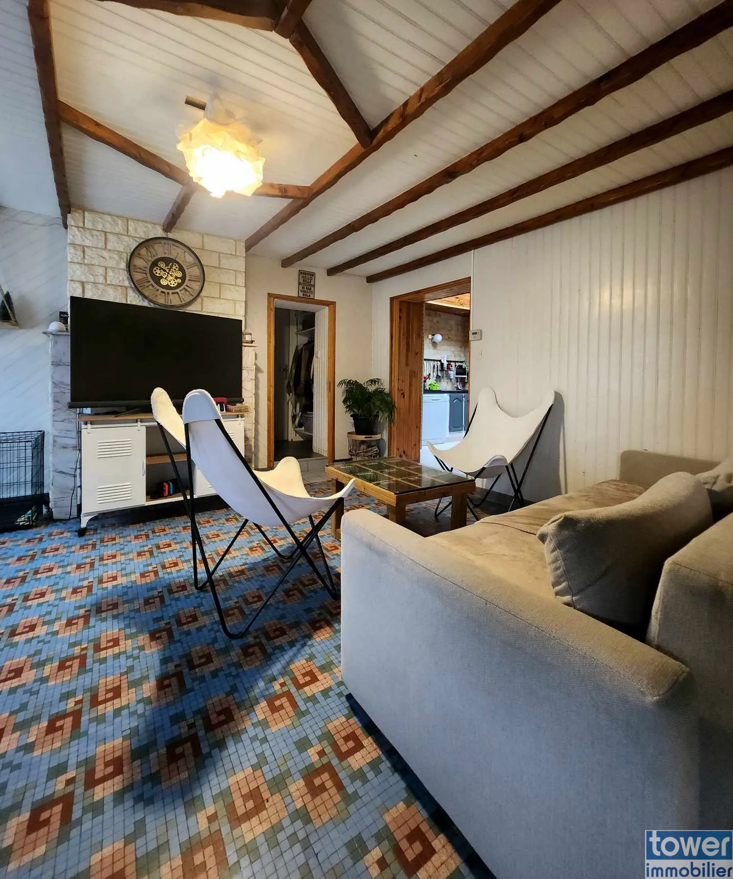 Maison à vendre à Pernes avec jardin, garage et potentiel de rénovation 