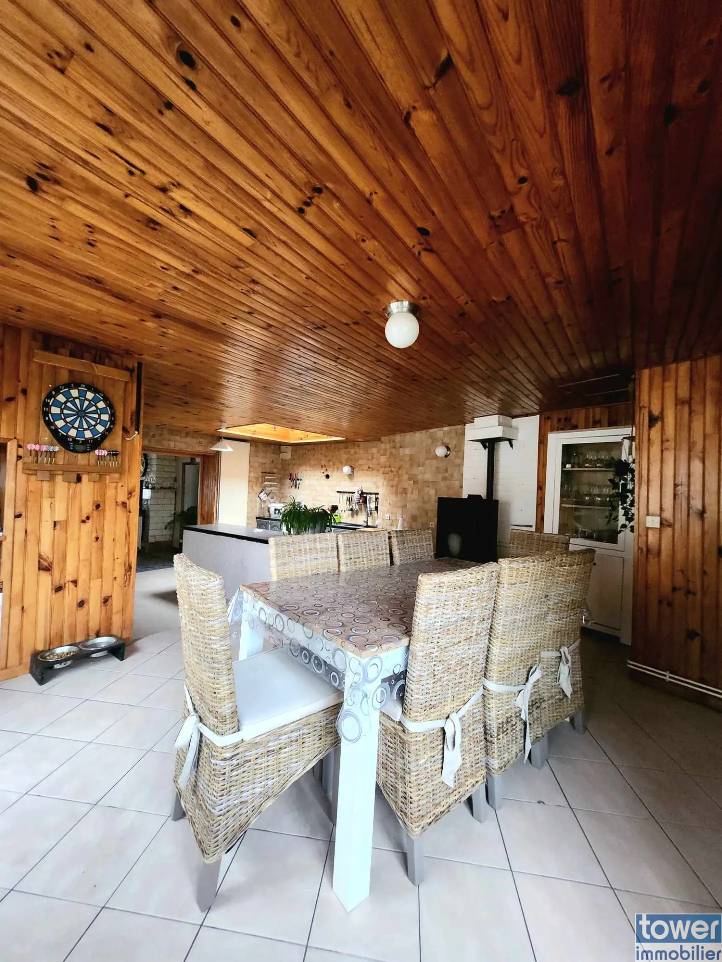 Maison à vendre à Pernes avec jardin, garage et potentiel de rénovation 
