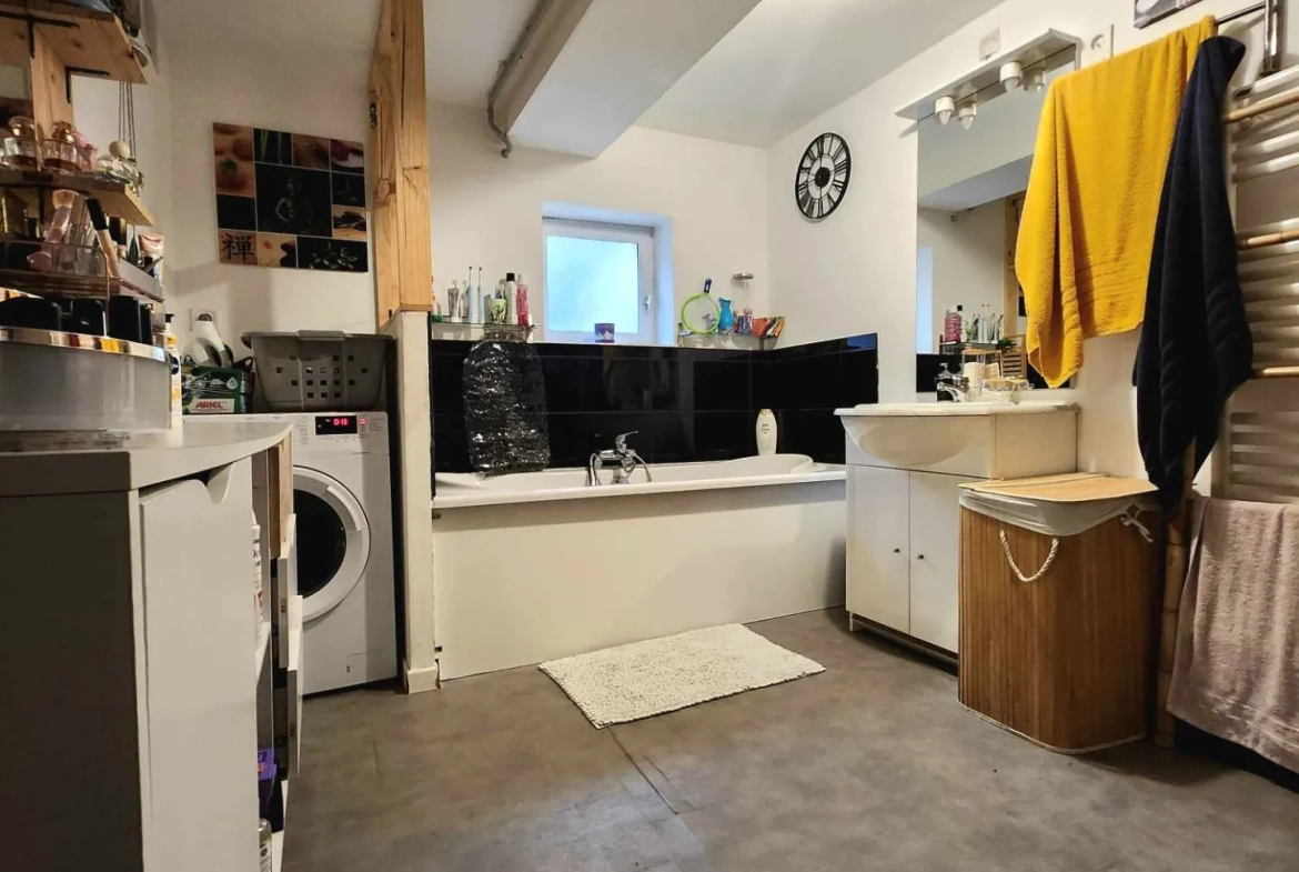 Maison à vendre à Pernes avec jardin, garage et potentiel de rénovation 