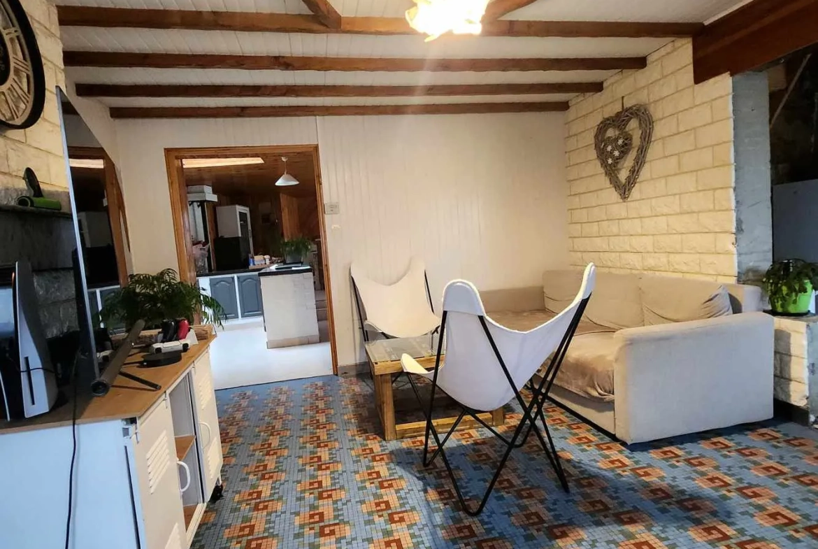 Maison à vendre à Pernes avec jardin, garage et potentiel de rénovation 
