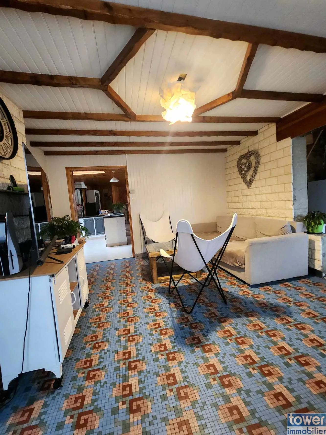Maison à vendre à Pernes avec jardin, garage et potentiel de rénovation 