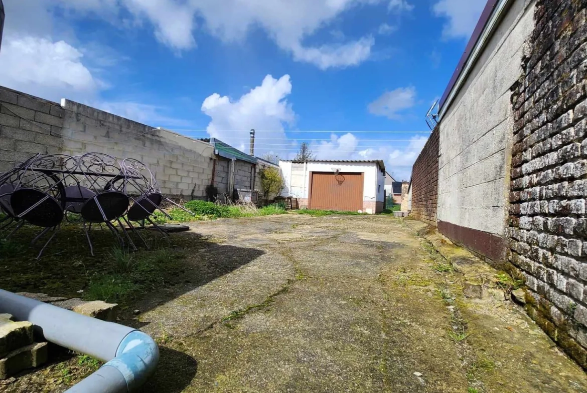 Maison à vendre à Pernes avec jardin, garage et potentiel de rénovation 