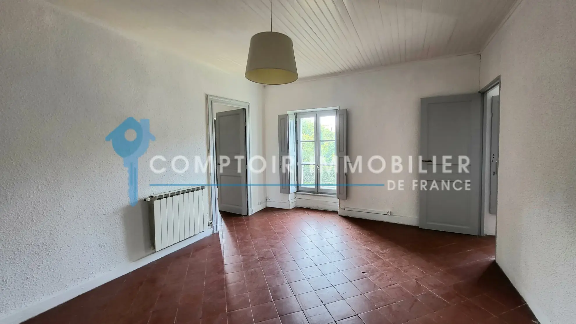 Appartement T3 de 79m² à Nîmes avec balcon et vue sur les toits - Idéalement situé 