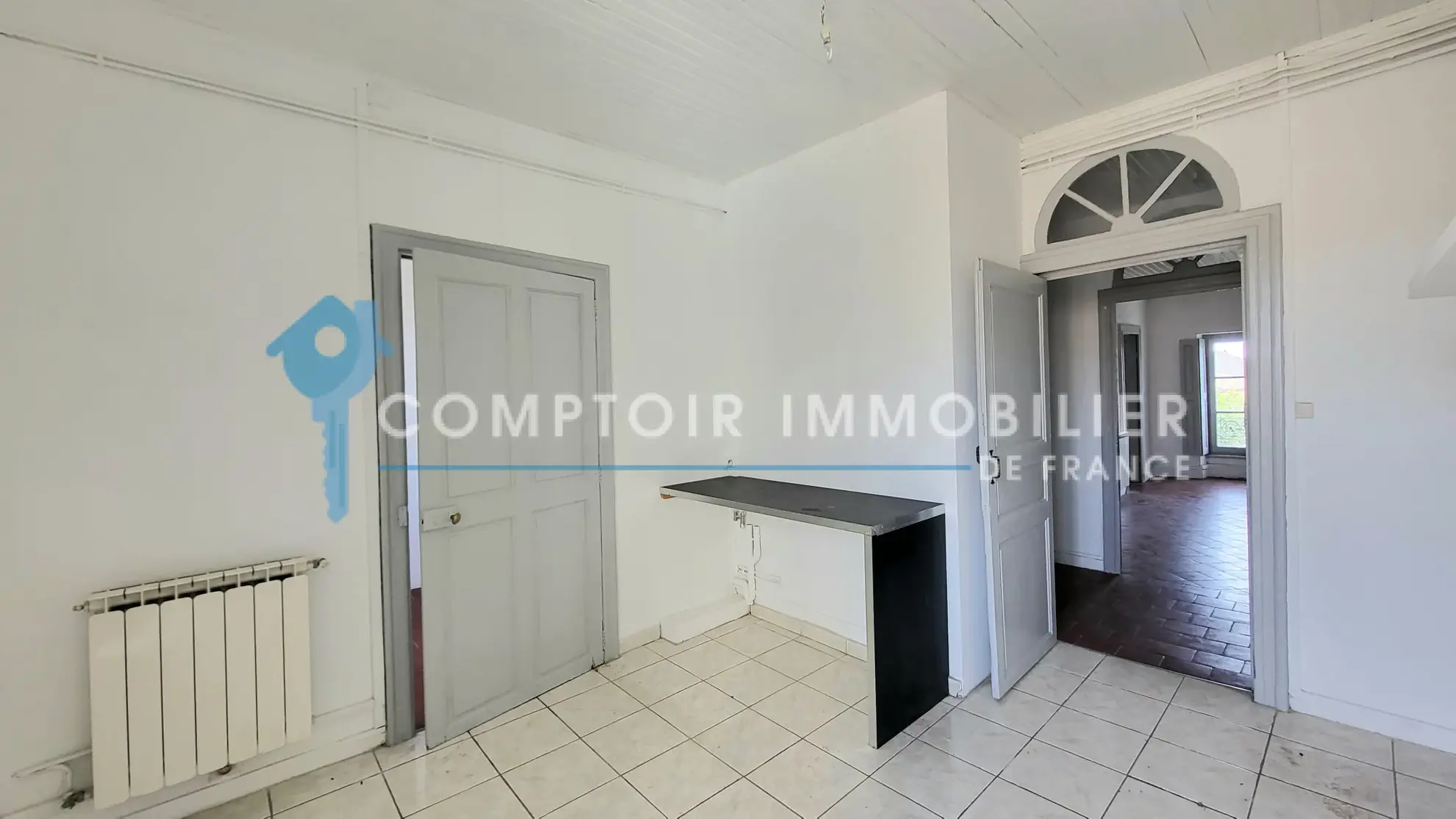 Appartement T3 de 79m² à Nîmes avec balcon et vue sur les toits - Idéalement situé 