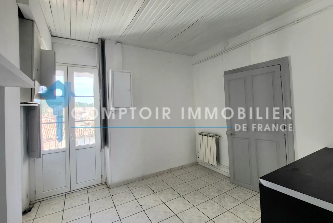 Appartement T3 de 79m² à Nîmes avec balcon et vue sur les toits - Idéalement situé 