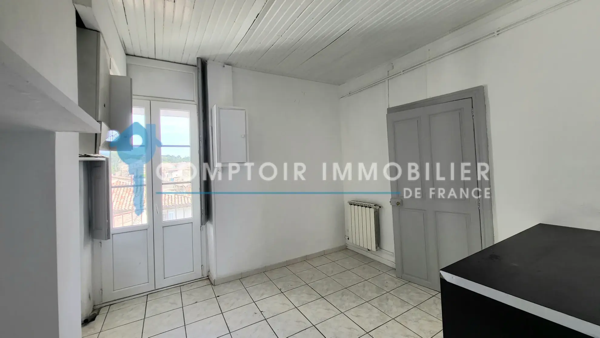 Appartement T3 de 79m² à Nîmes avec balcon et vue sur les toits - Idéalement situé 