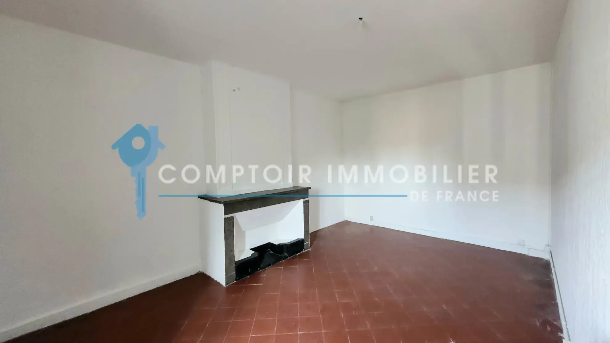 Appartement T3 de 79m² à Nîmes avec balcon et vue sur les toits - Idéalement situé 