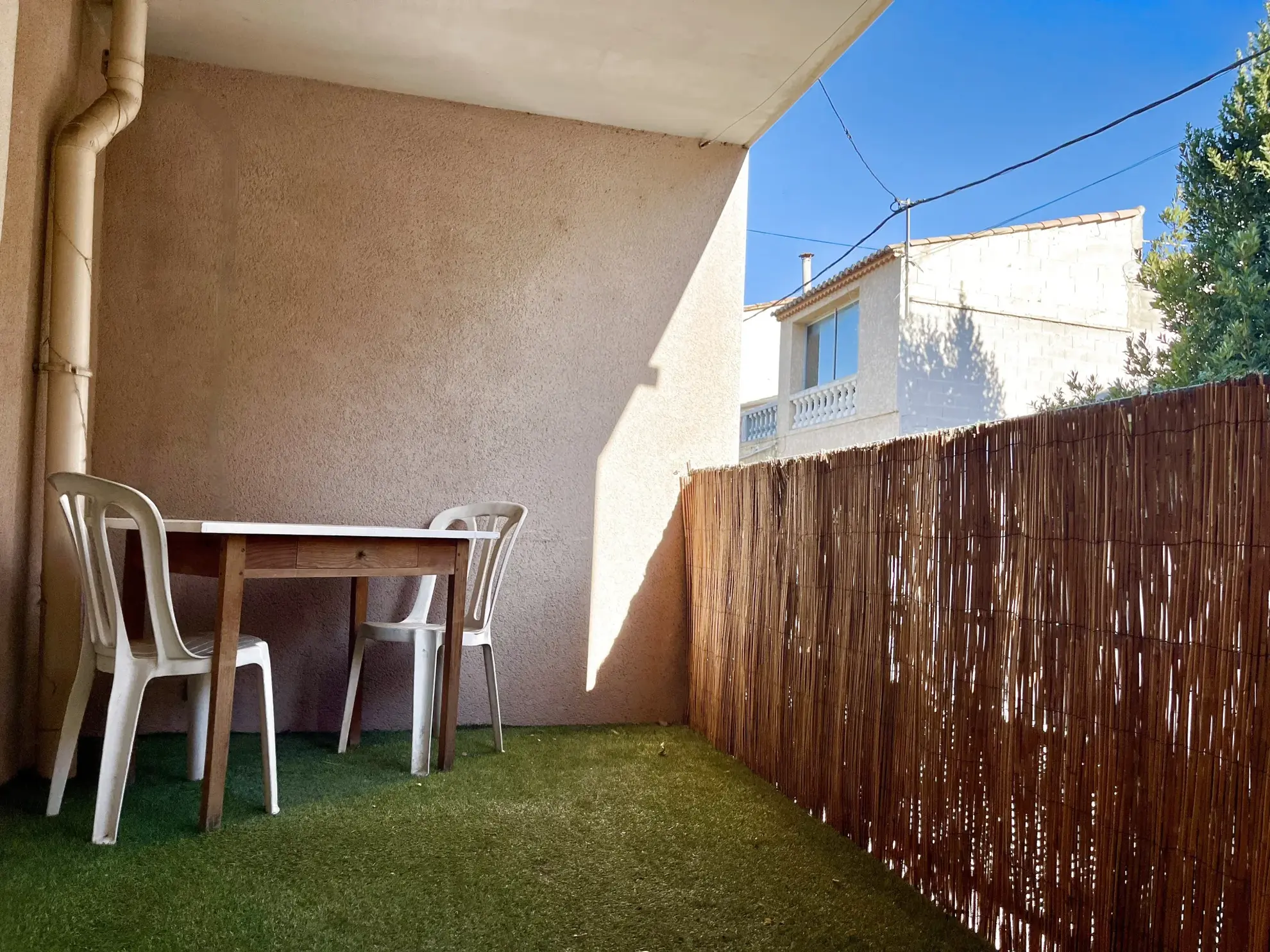Appartement T3 rénové avec terrasse et parking à Saint-André-de-Sangonis 