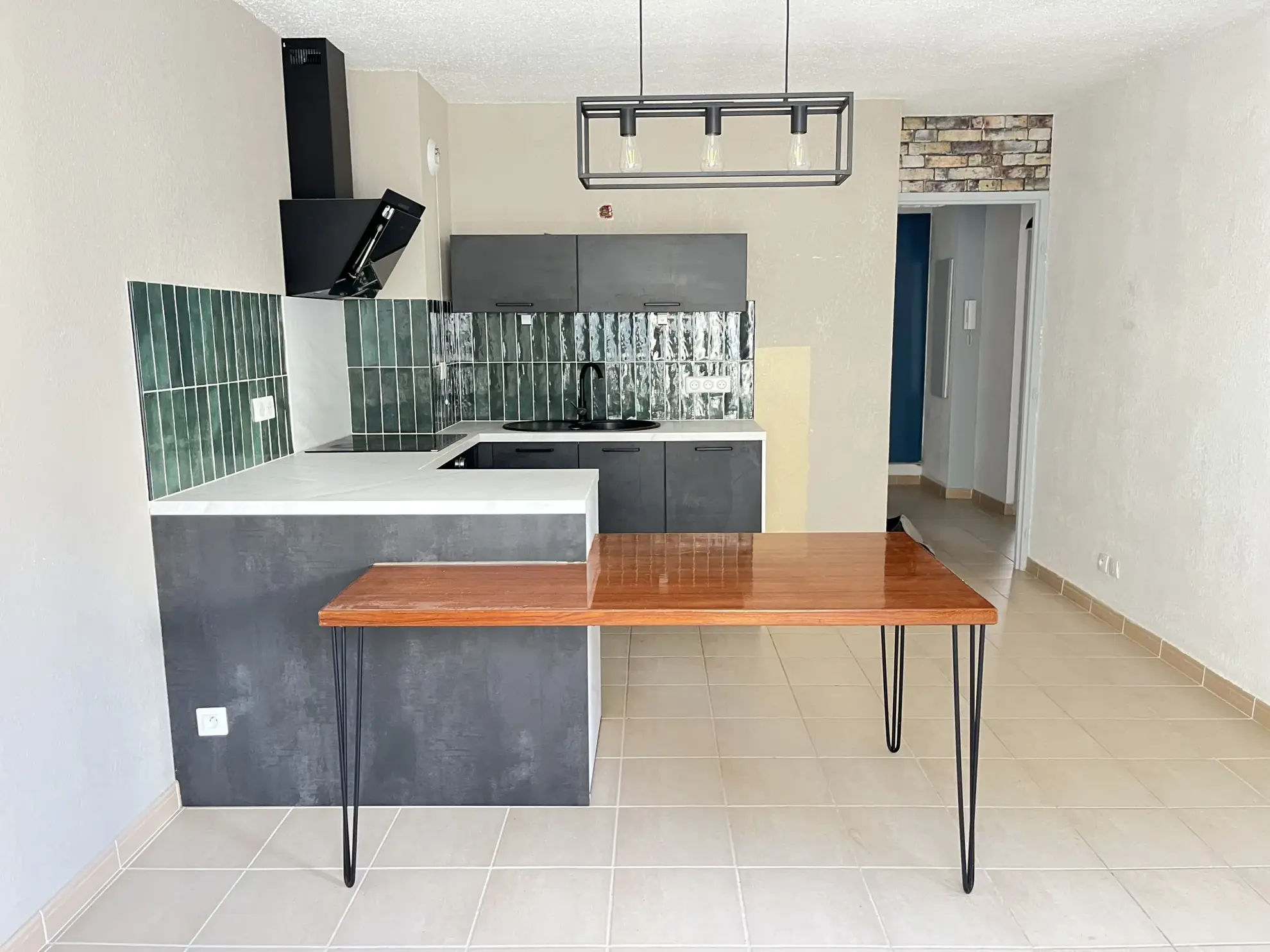 Appartement T3 rénové avec terrasse et parking à Saint-André-de-Sangonis 
