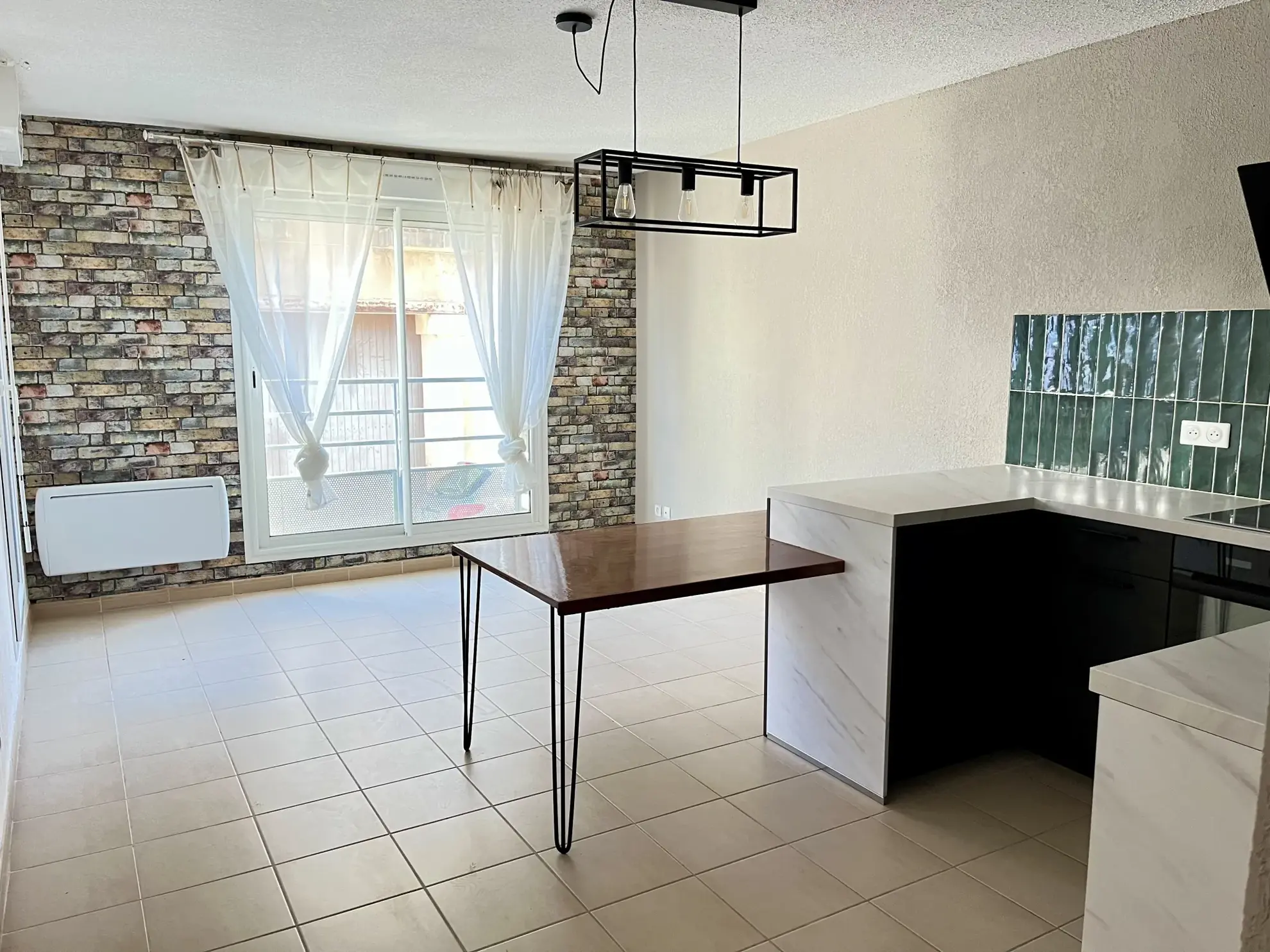 Appartement T3 rénové avec terrasse et parking à Saint-André-de-Sangonis 
