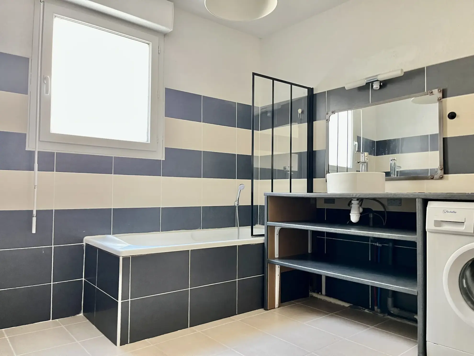Appartement T3 rénové avec terrasse et parking à Saint-André-de-Sangonis 