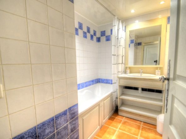Charmant appartement T2 avec terrasse, piscine à La Ciotat – Investissement ou résidence 