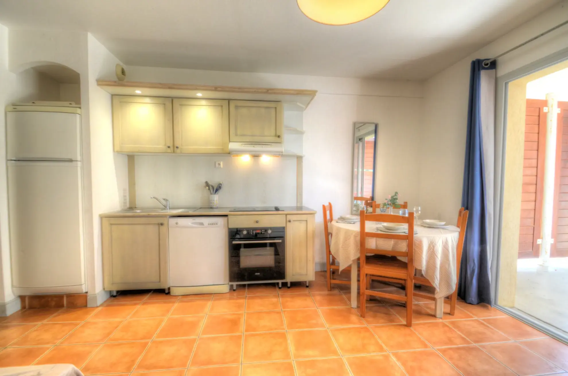 Charmant appartement T2 avec terrasse, piscine à La Ciotat – Investissement ou résidence 