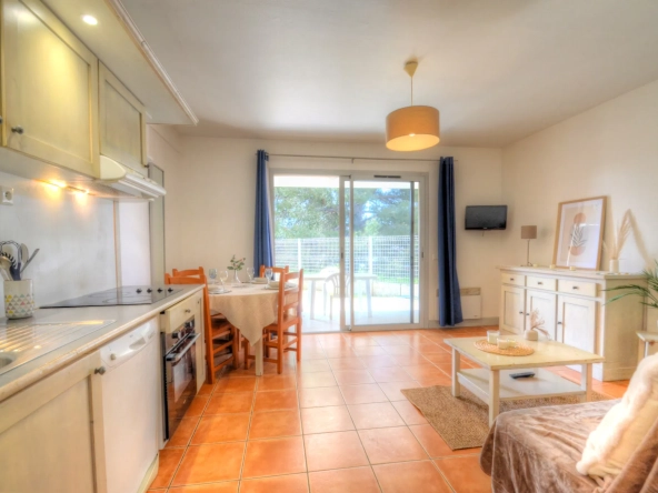 Charmant appartement T2 avec terrasse, piscine à La Ciotat – Investissement ou résidence 