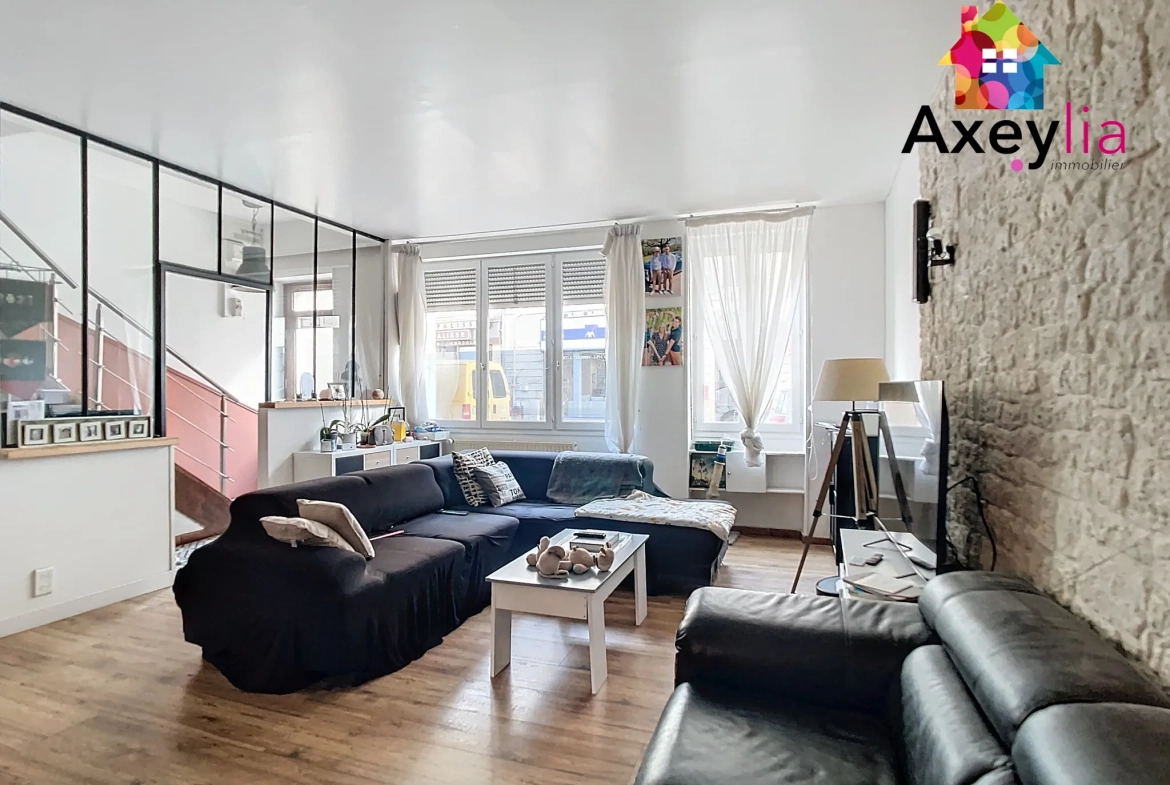 Maison rénovée avec garage et cour à Lapalisse, 3 chambres 