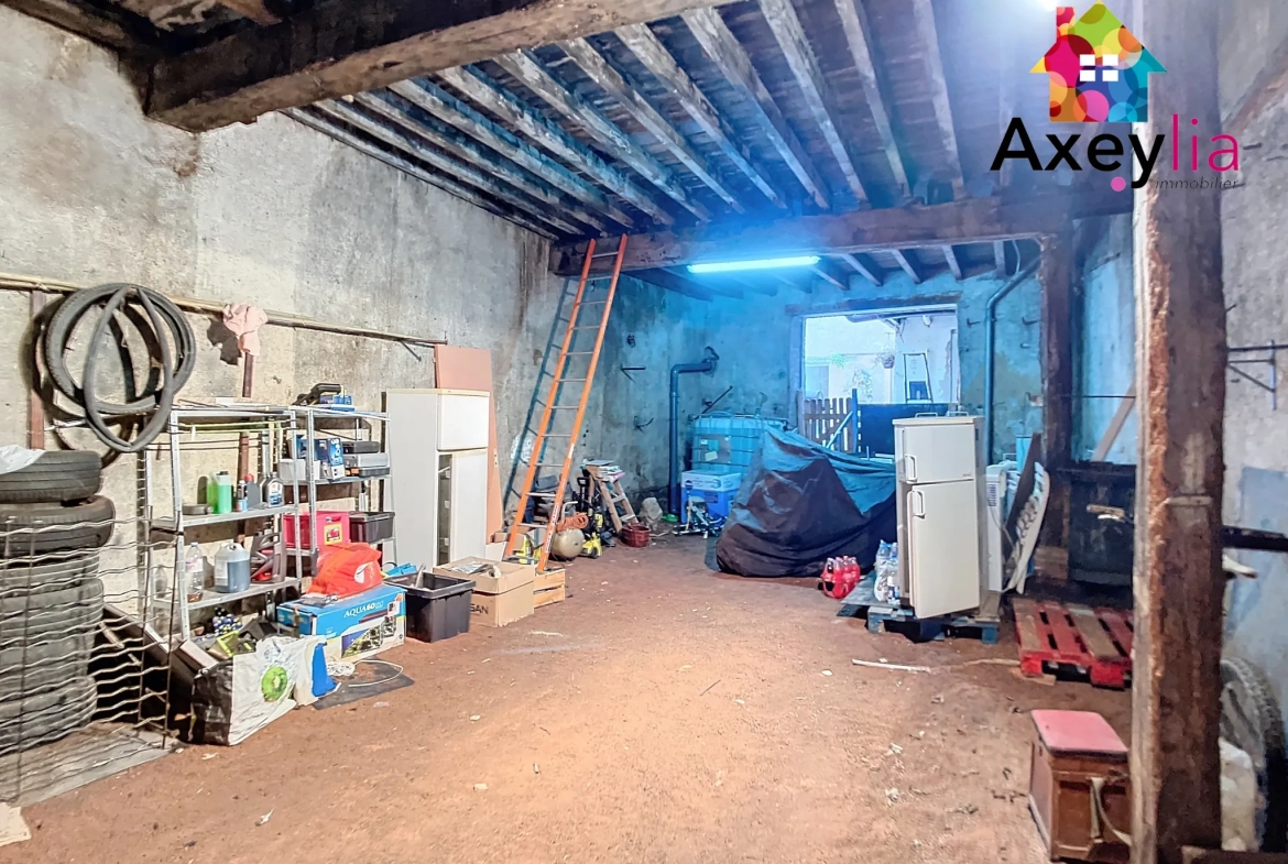 Maison rénovée avec garage et cour à Lapalisse, 3 chambres 