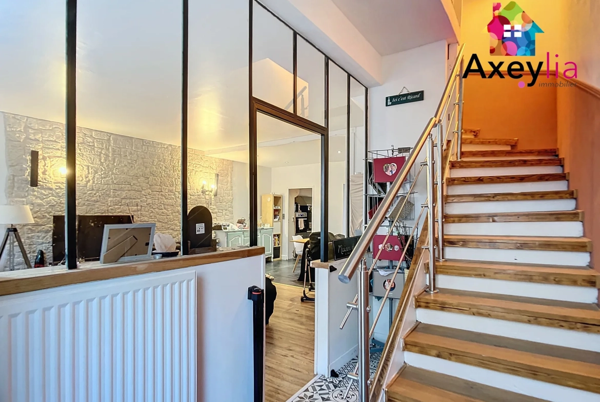 Maison rénovée avec garage et cour à Lapalisse, 3 chambres 