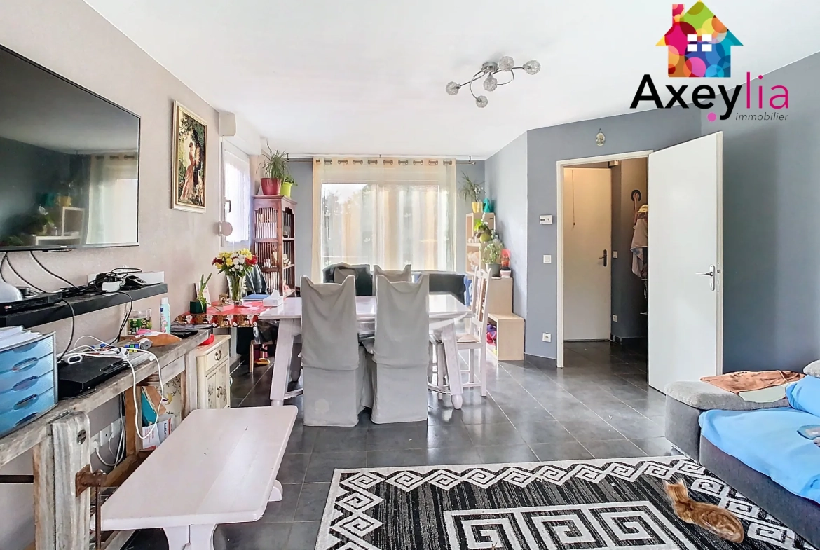 Maison récente à Riorges avec 3 chambres et garage - Terrain 346 m² 