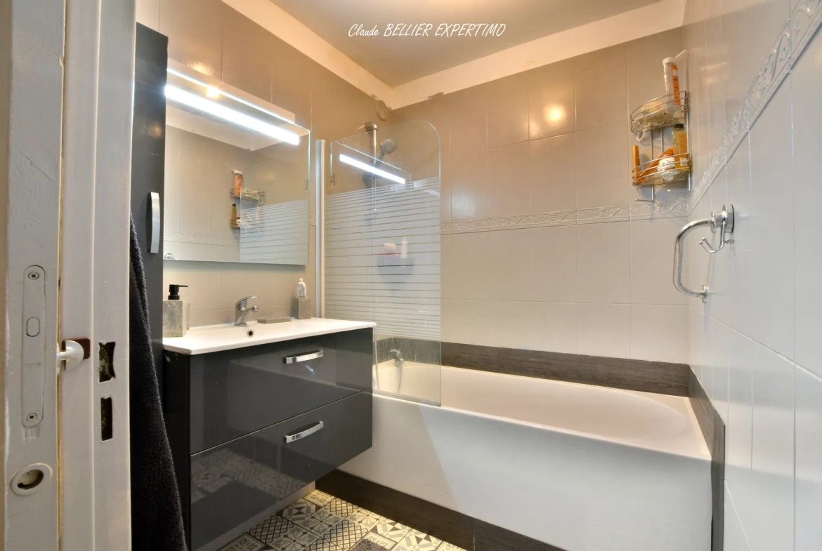 Appartement T4 de 80 m² avec parking et cave à Marseille 13ème - Résidence sécurisée 