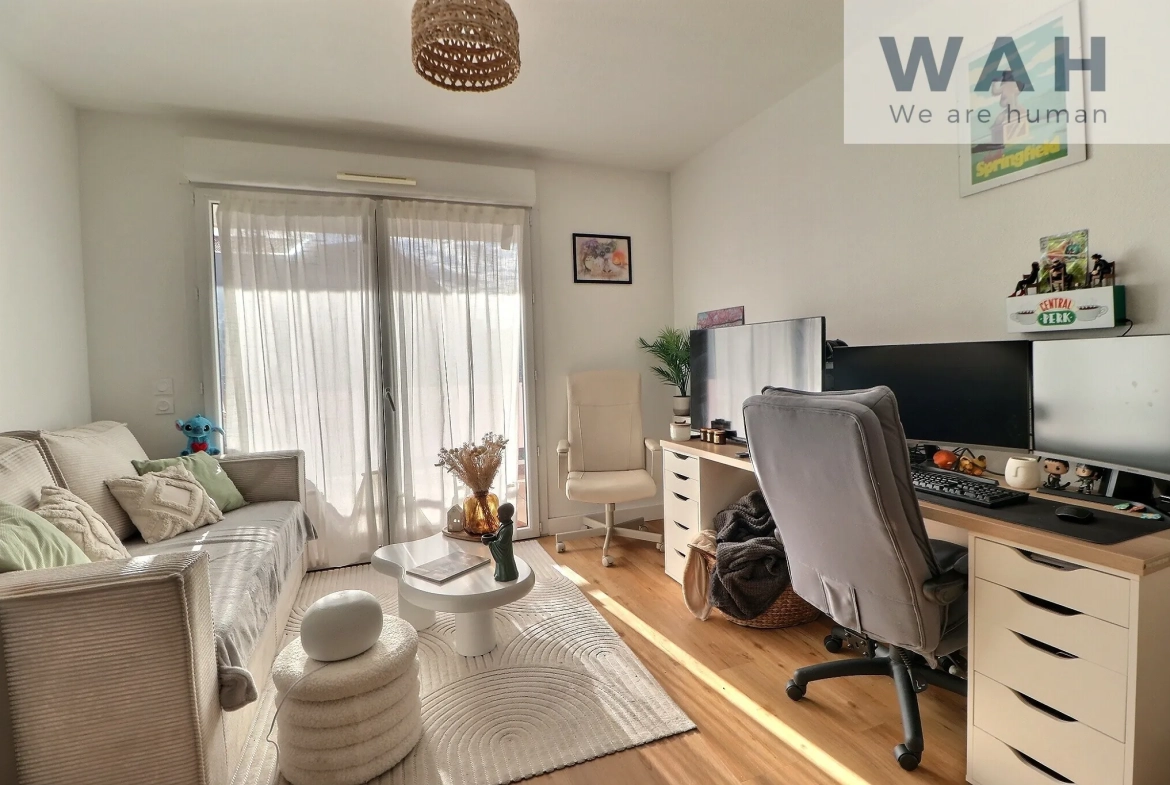 Appartement 2 pièces à vendre à Saint-Bres, investi locatif avec terrasse et stationnement 