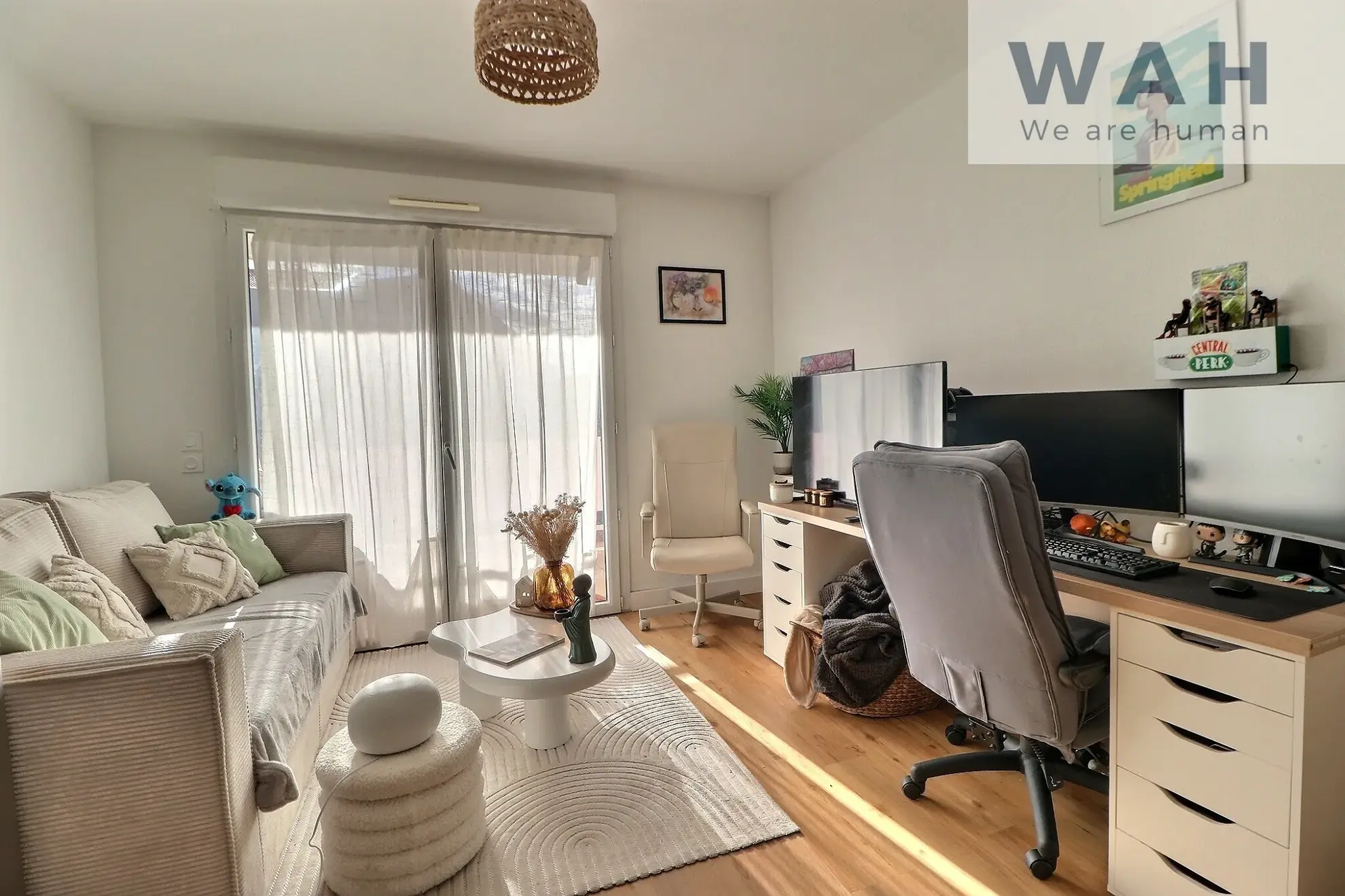 Appartement 2 pièces à vendre à Saint-Bres, investi locatif avec terrasse et stationnement 
