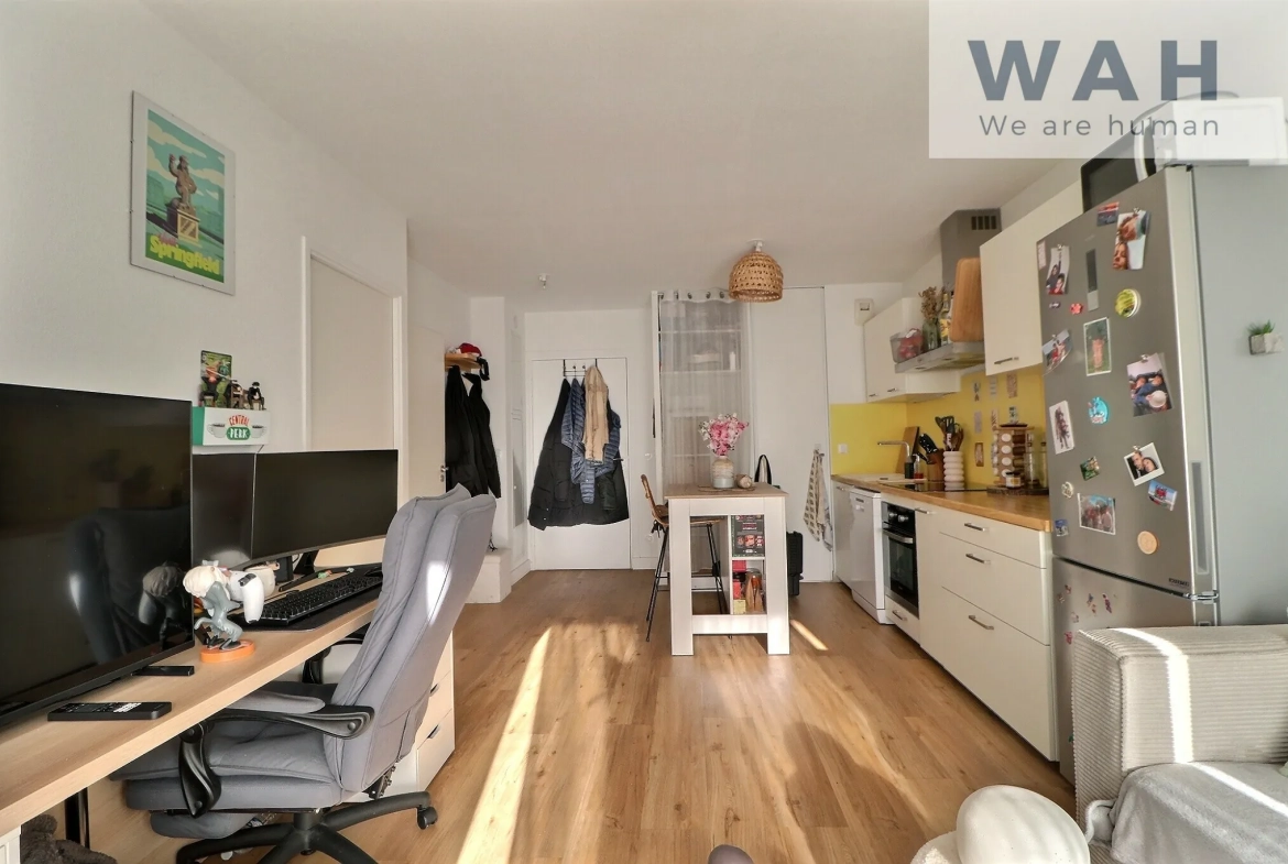 Appartement 2 pièces à vendre à Saint-Bres, investi locatif avec terrasse et stationnement 