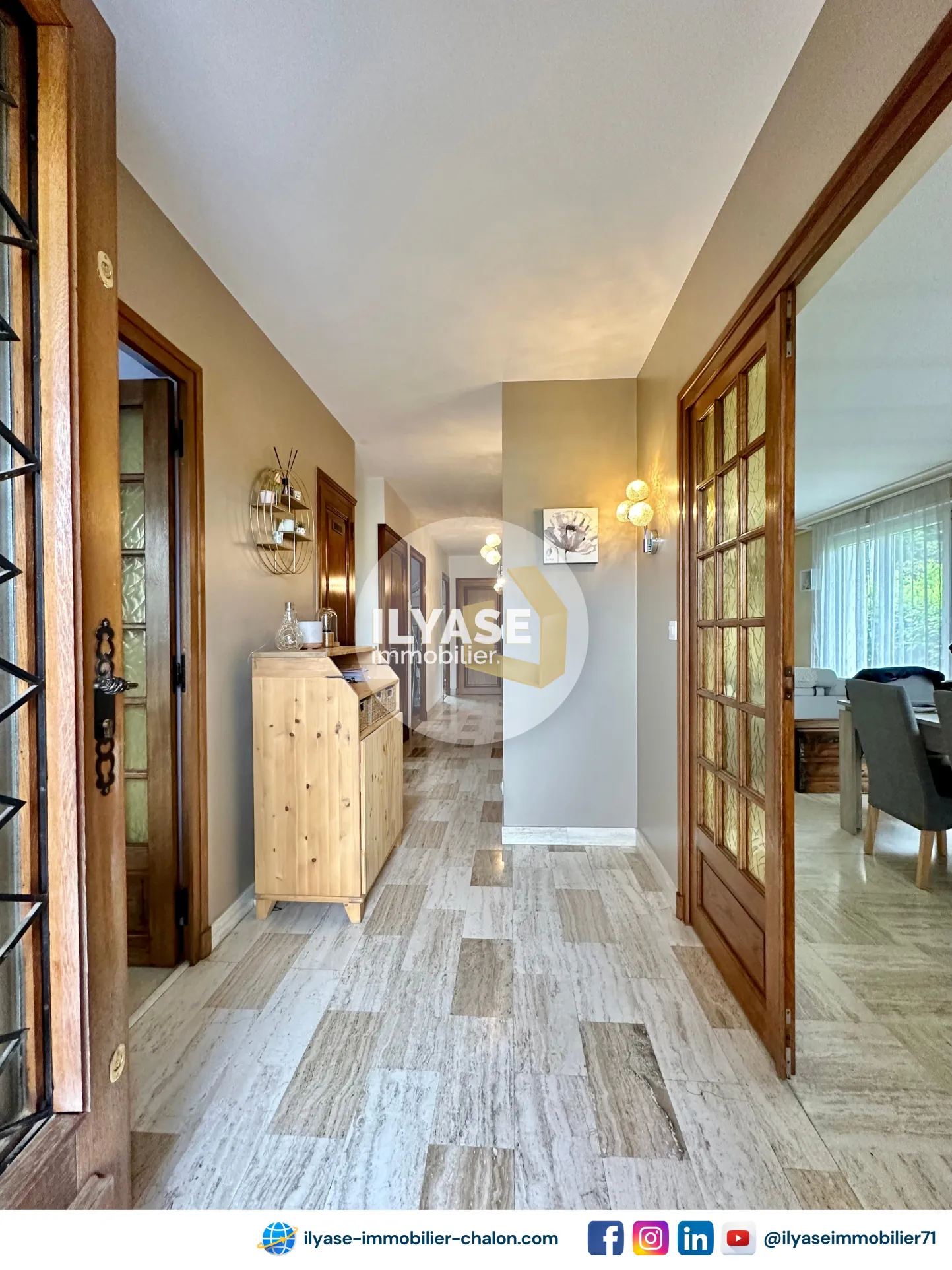 Maison 121 m² avec piscine et 4 chambres à Saint-Rémy - Cadre calme et pratique 