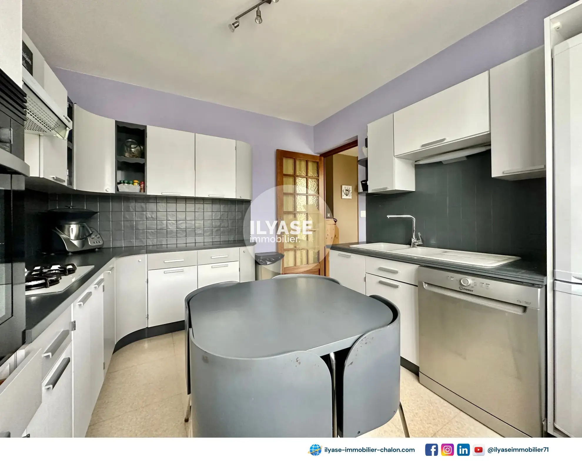 Maison 121 m² avec piscine et 4 chambres à Saint-Rémy - Cadre calme et pratique 