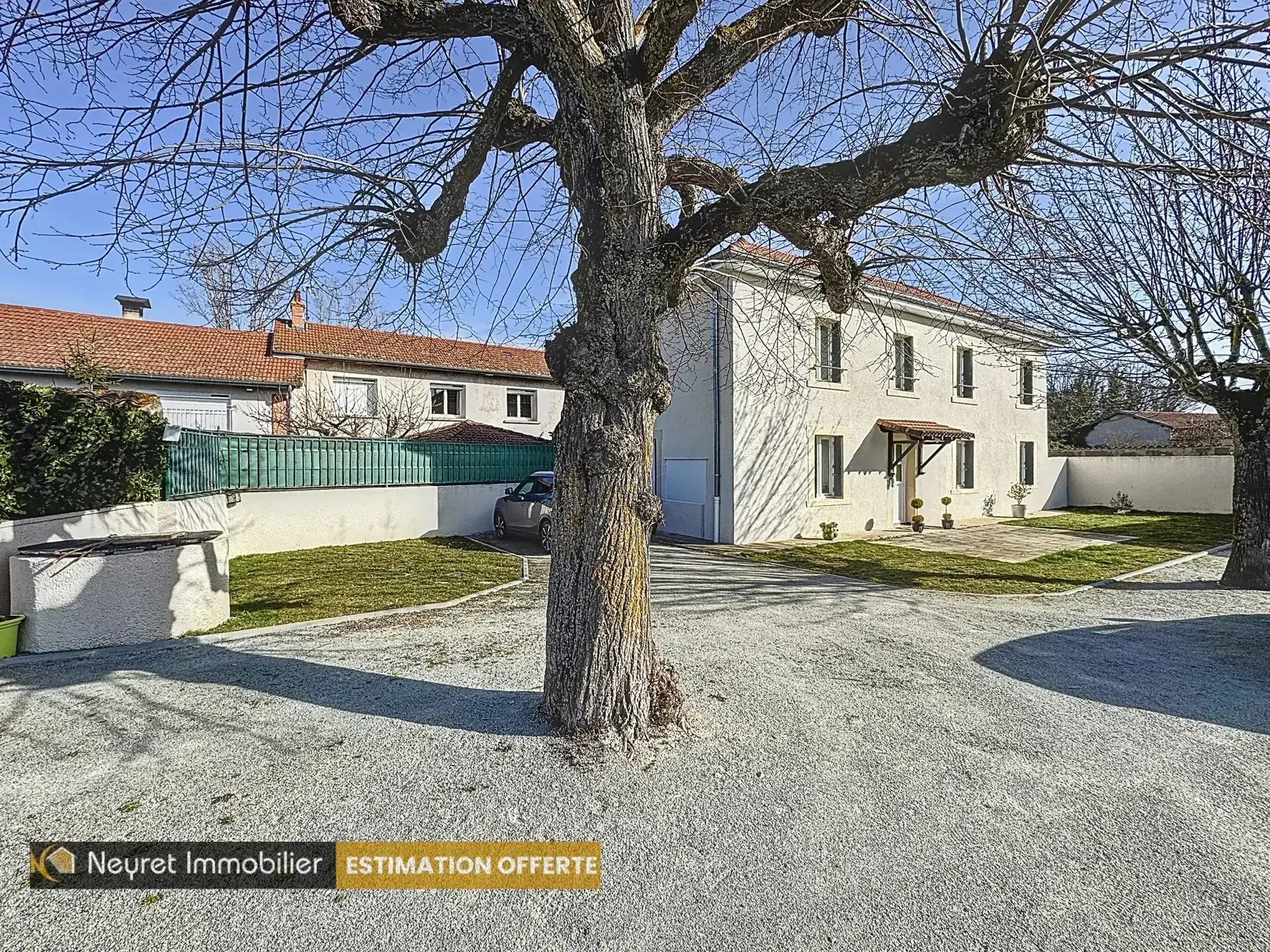 Maison rénovée de 120m² à Montverdun avec jardin clos et garage 