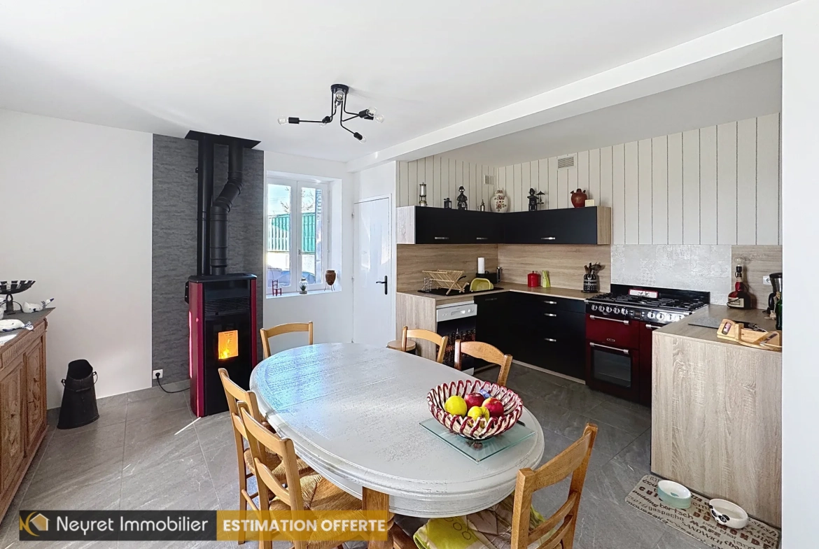 Maison rénovée de 120m² à Montverdun avec jardin clos et garage 