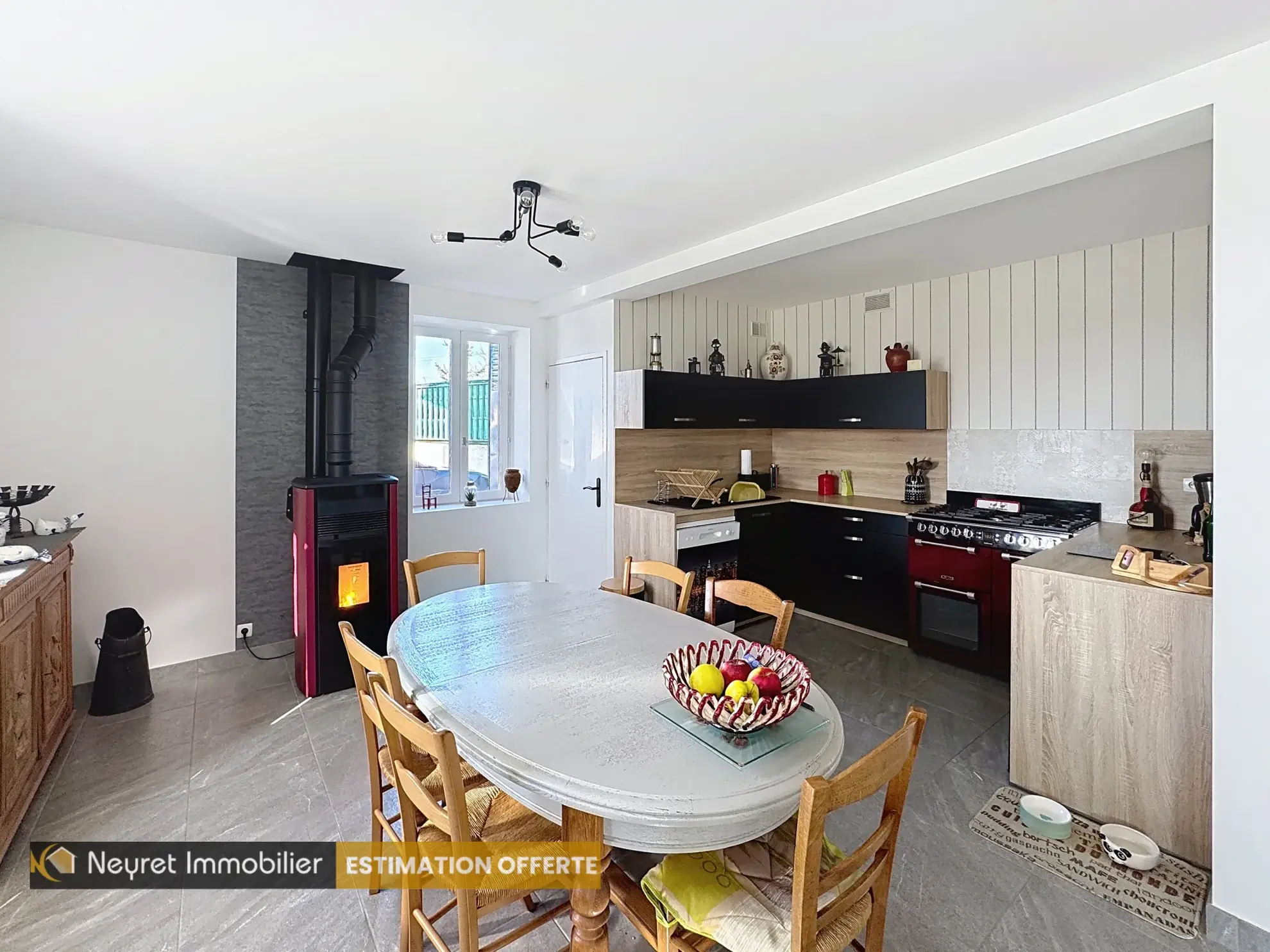 Maison rénovée de 120m² à Montverdun avec jardin clos et garage 