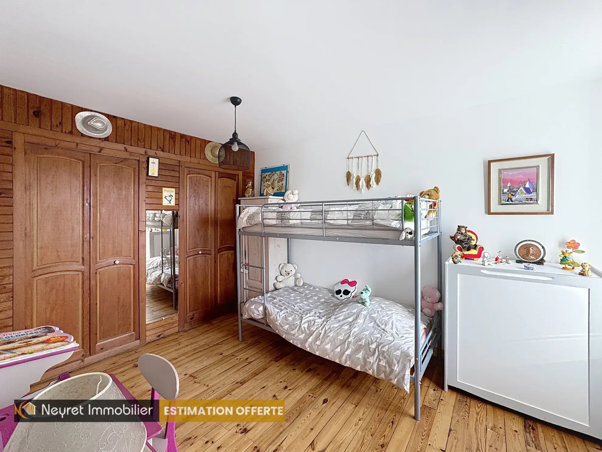 Maison rénovée de 120m² à Montverdun avec jardin clos et garage 