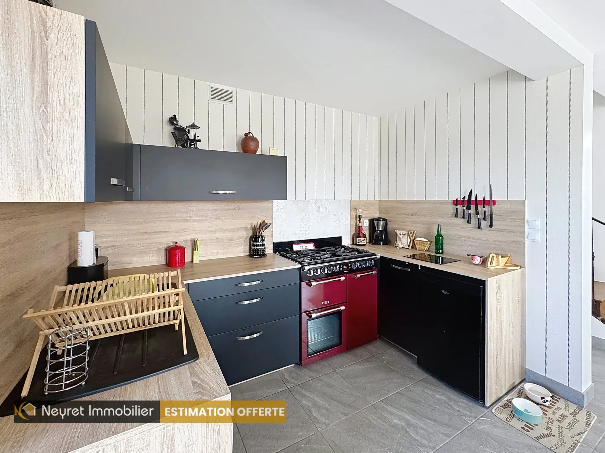 Maison rénovée de 120m² à Montverdun avec jardin clos et garage 