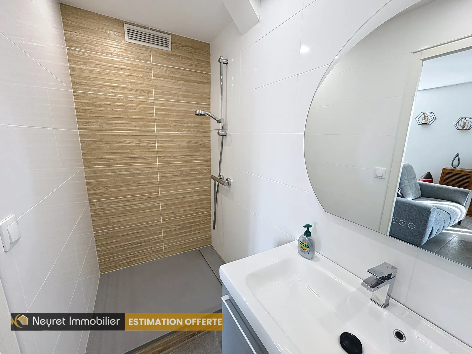 Maison rénovée de 120m² à Montverdun avec jardin clos et garage 