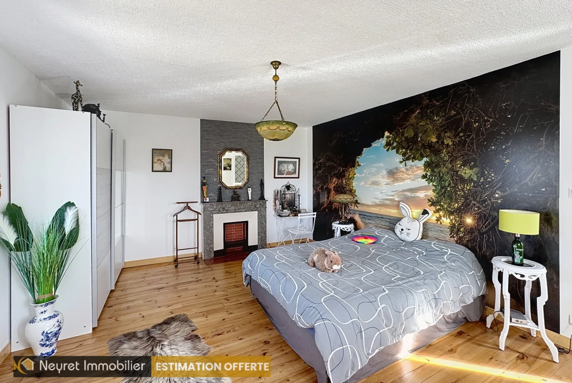 Maison rénovée de 120m² à Montverdun avec jardin clos et garage 
